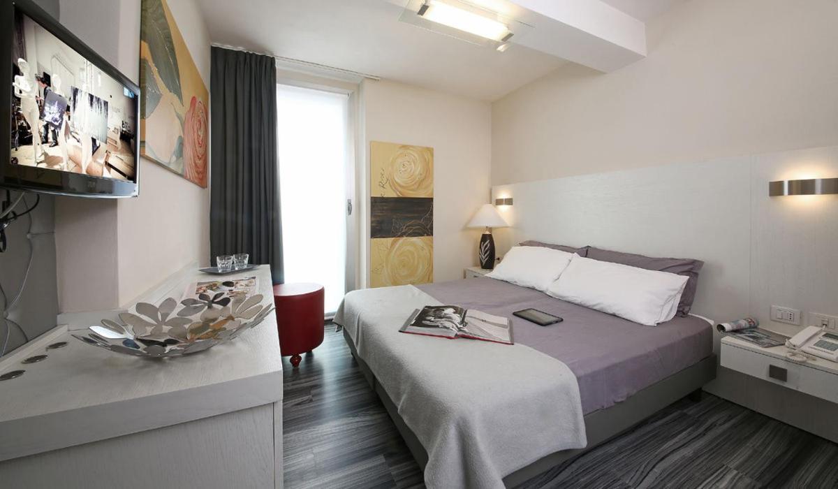 Happy Hotel Atelier Gardone Riviera Centro & Beach Екстериор снимка