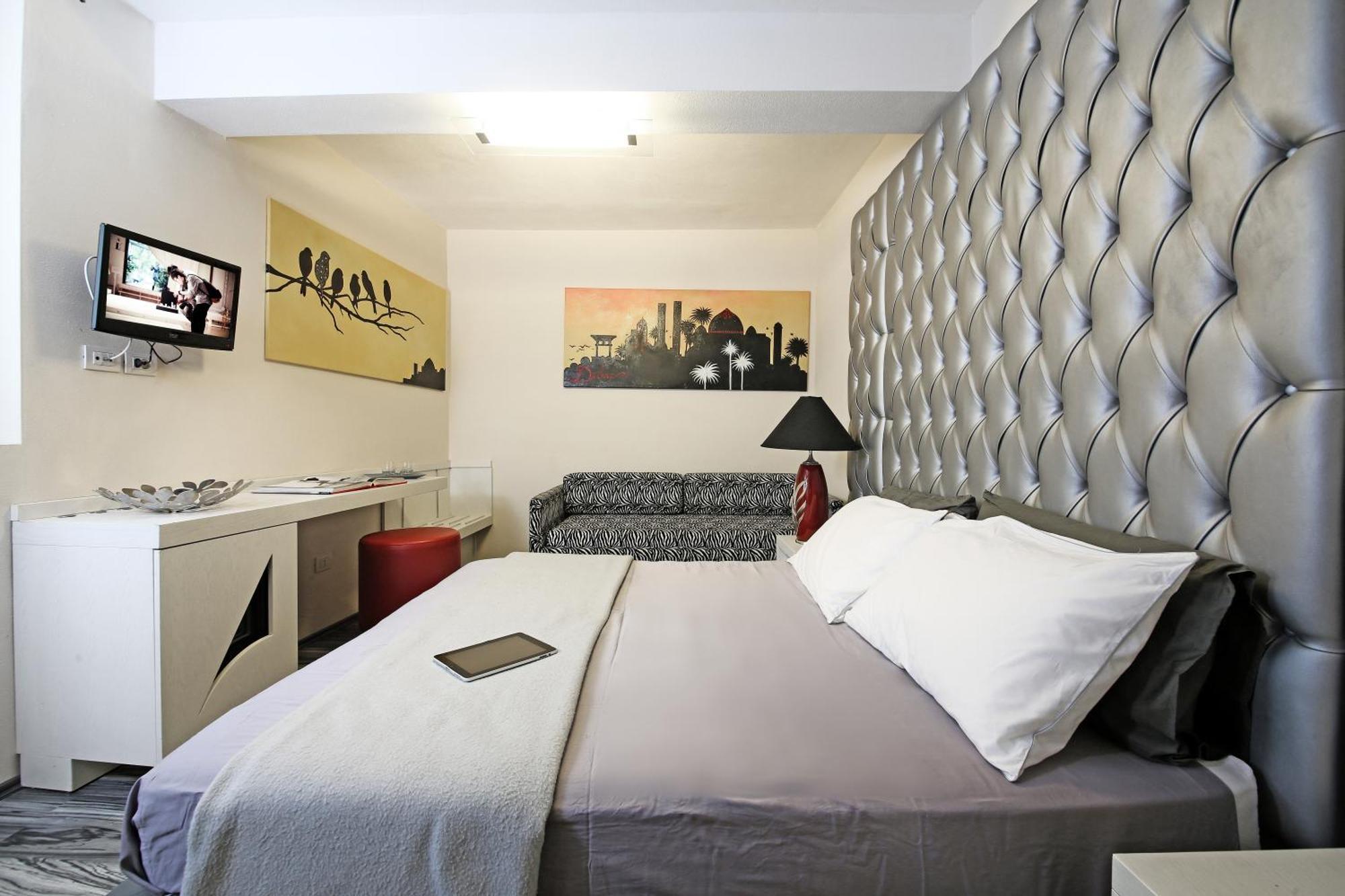 Happy Hotel Atelier Gardone Riviera Centro & Beach Стая снимка