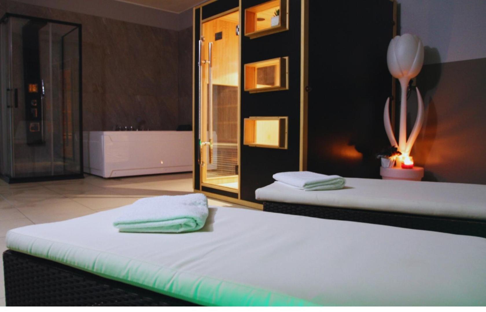 Happy Hotel Atelier Gardone Riviera Centro & Beach Екстериор снимка